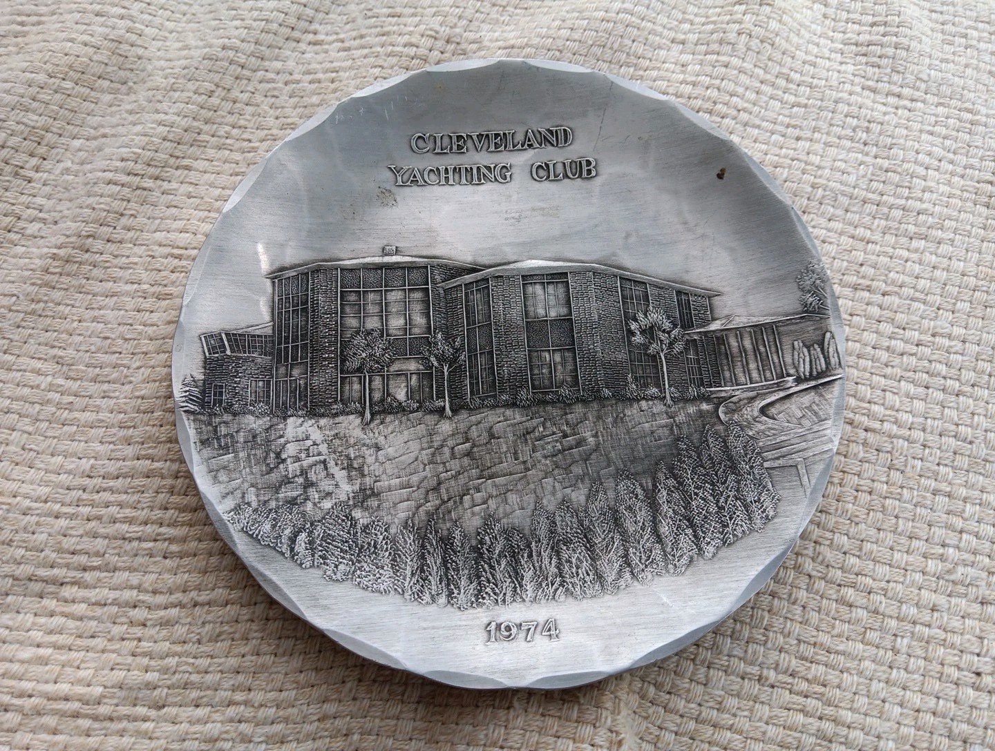 VINTAGE CLEVELAND YACHTING CLUB 1974 PLATE OHIO WENDELL AUGUST