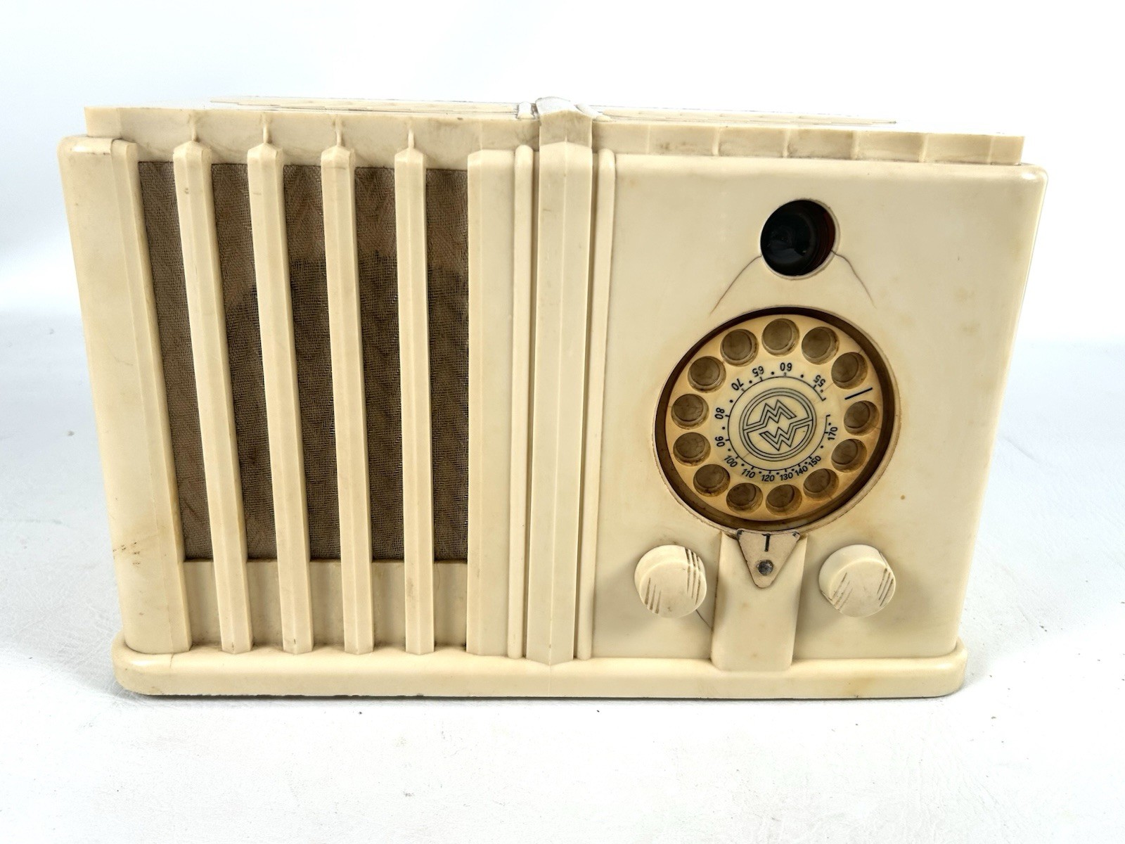 Vintage Wards Airline Radio Model 62-616 Powers On