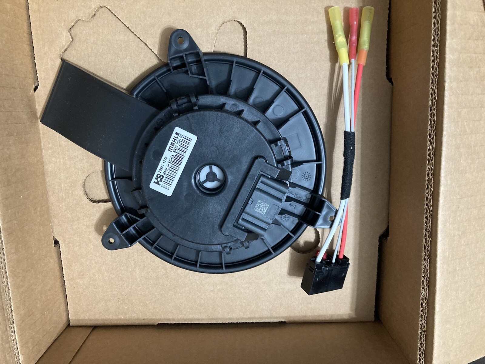 CR705002 / CR705003 GENUINE PACCAR BLOWER MOTOR ASSEMBLY OEM - NEW