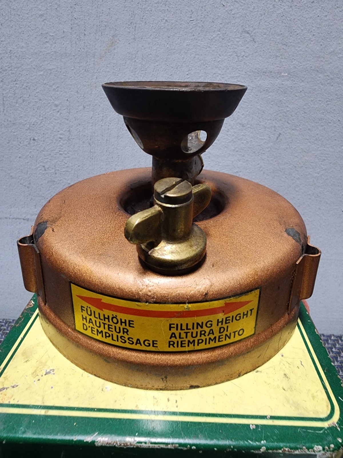 PHOEBUS 725 GASOLINE STOVE. RARE VERSION.