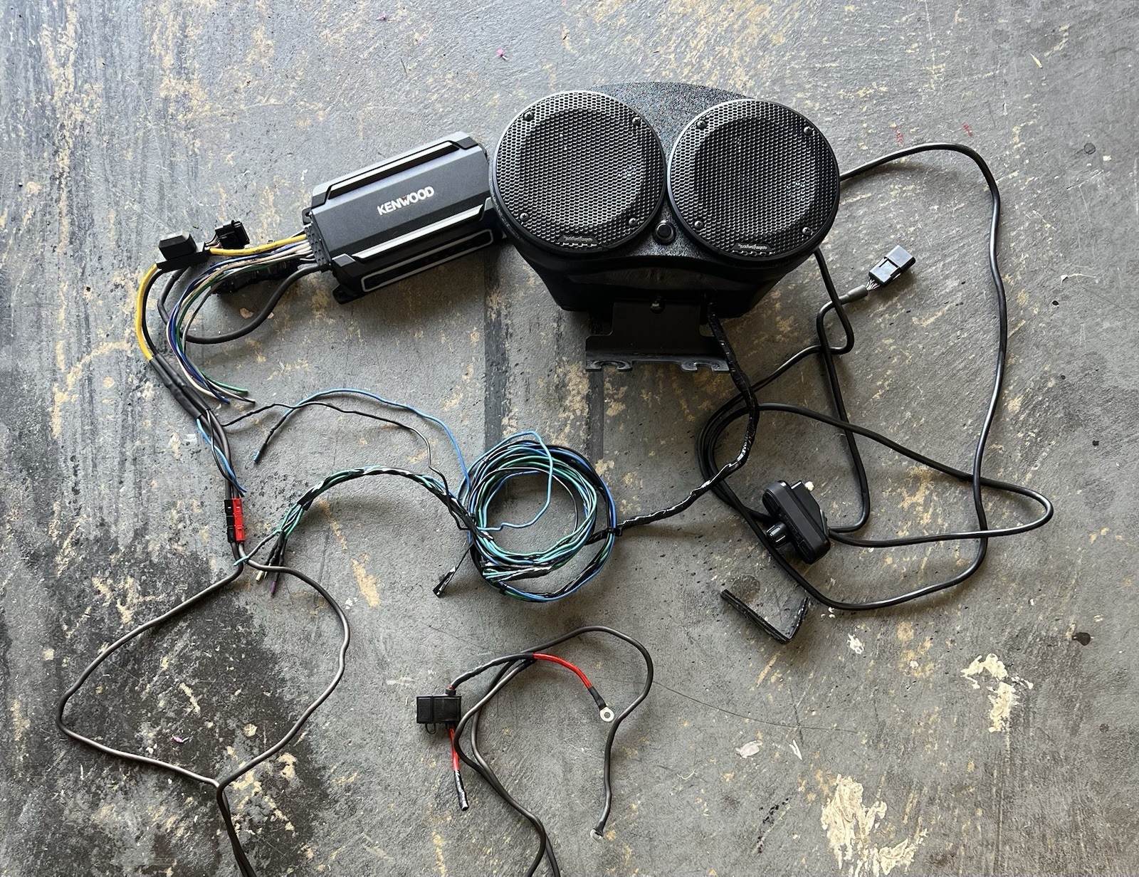 Plex Audio Speaker System Box With Kenwood Bluetooth Amp For Harley Davidson