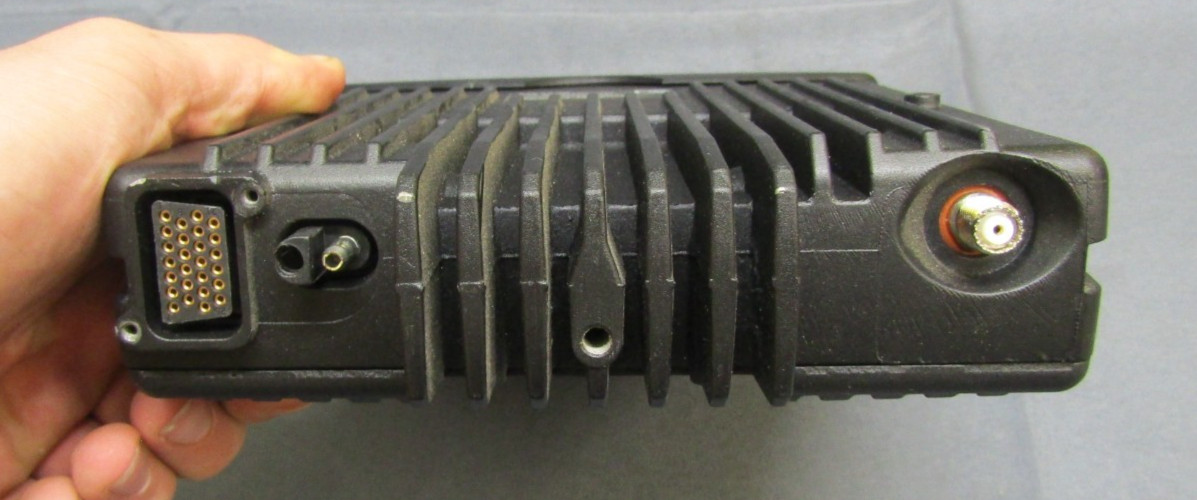 Motorola XTL2500 450-520 MHz UHF Remote Head Two Way Radio M21SSM9PW1AN