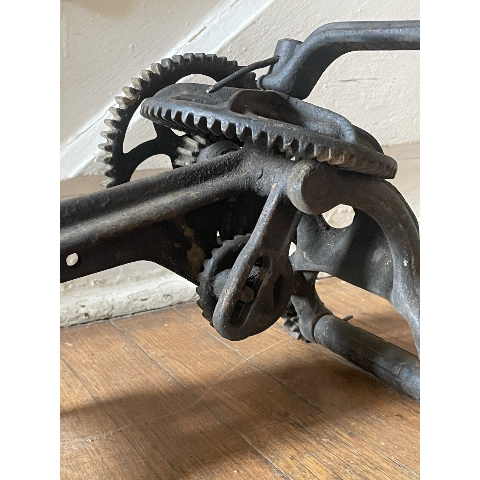 Antique Deering Blade Sharpener Grinder Farm Tool 3 Gears Cast Iron Steampunk