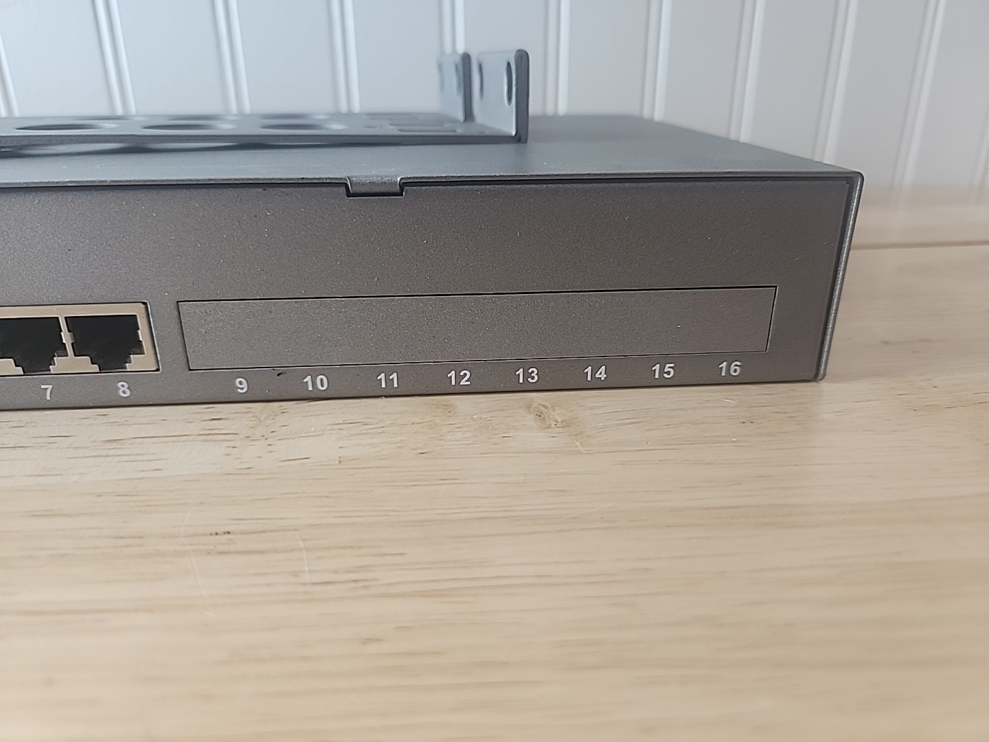 RARITAN MasterConsole CAT28 KVM Switch MCCAT28 (Used, Working)