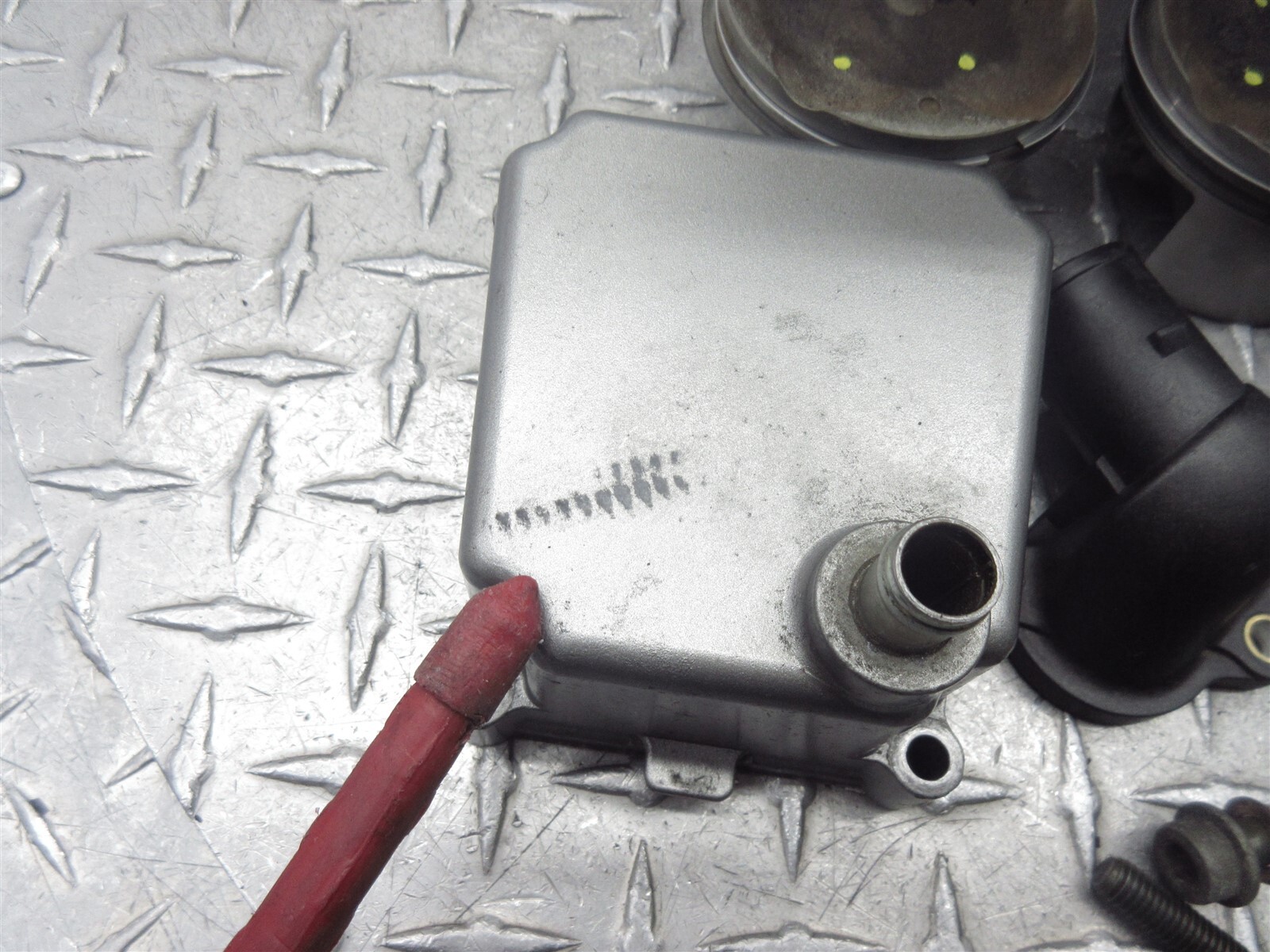 2002 01-02 Suzuki GSXR 1000 GSXR1000 Crankcase Case Engine Motor Block Piston