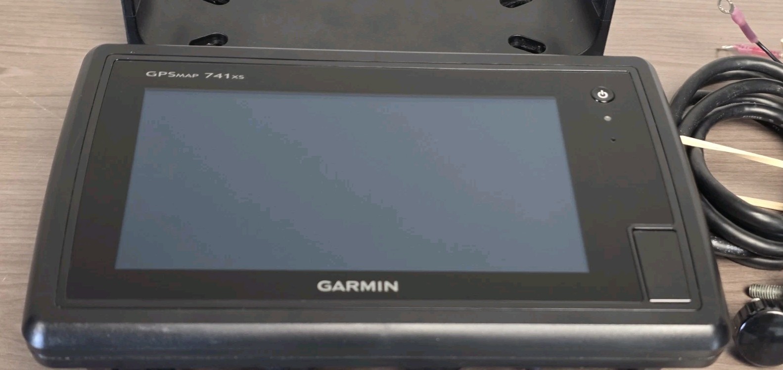 Garmin GPSmap 741XS GPS Chartplotter Multifunction Display W/ Cover & Cable