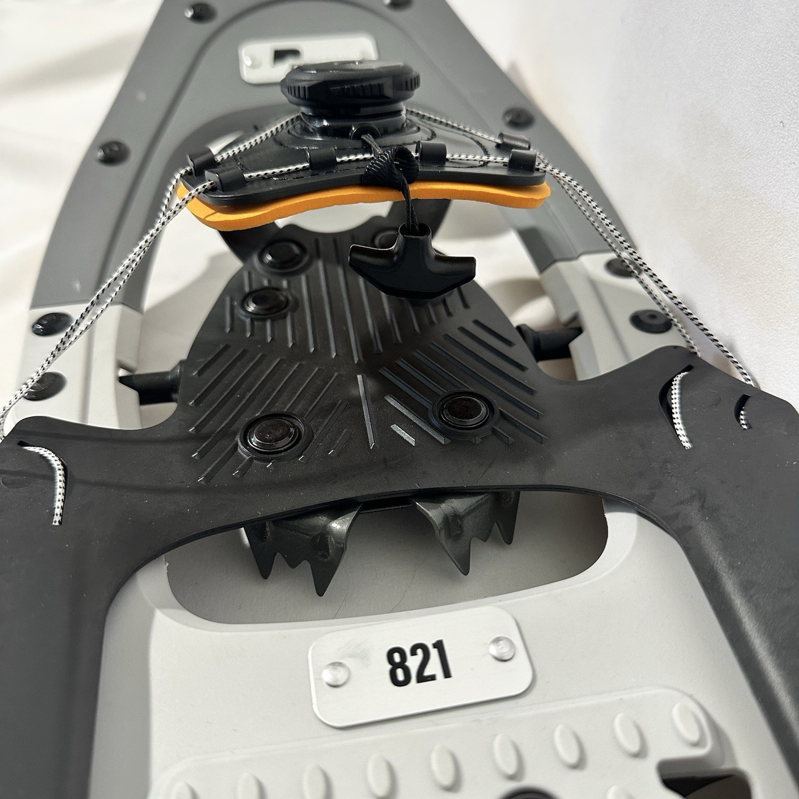 Denali Sawtooth Spin Snowshoes 8x21 Quick-Adjust Kit w/ Poles & Bag – 150 lb