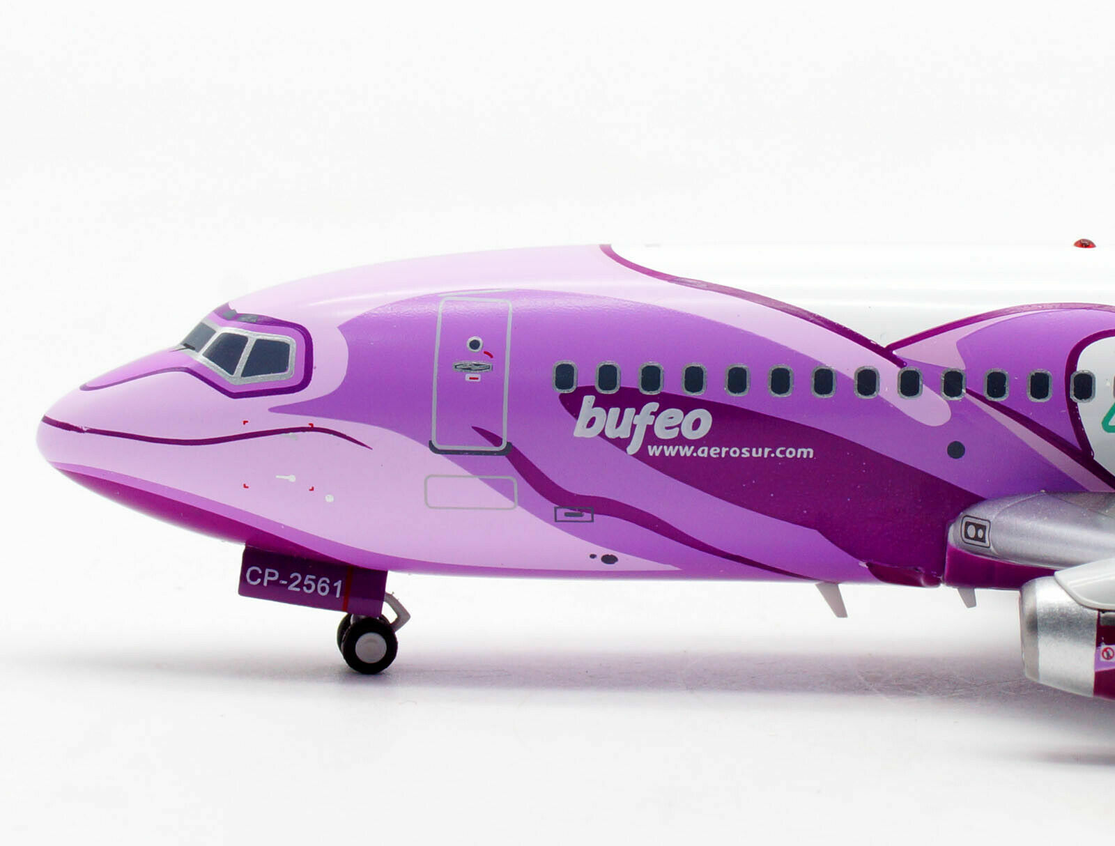 1:200 IF200 Aerosur B737-200 CP-2561 (BUFEO) with stand