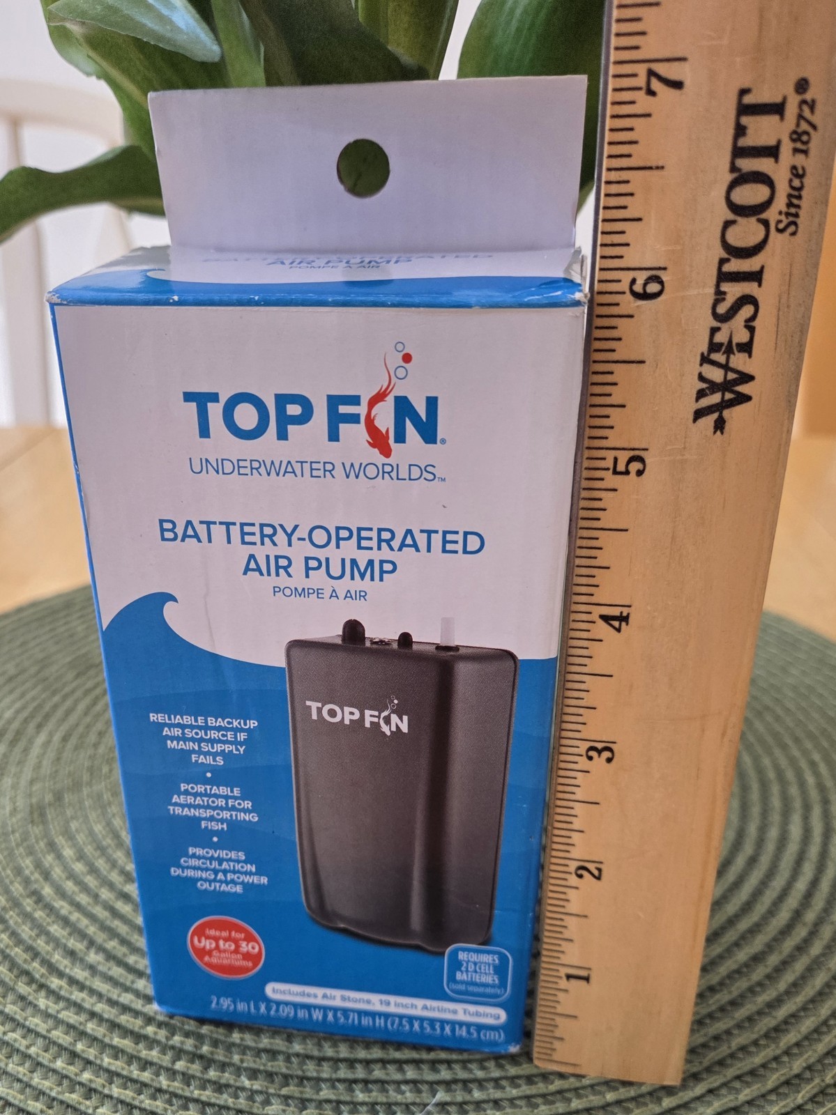 Top Fin Battery Operated Air Pump. Includes 19" Airline Tubing & Air Stone NEW