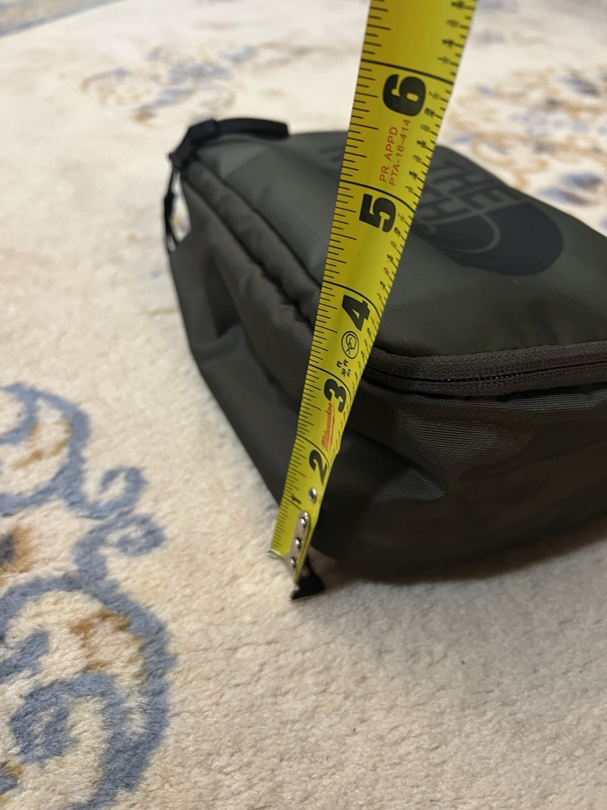 RARE Green The North Face Base Camp Voyager Unisex Toiletry Kit Bag Travel Hike