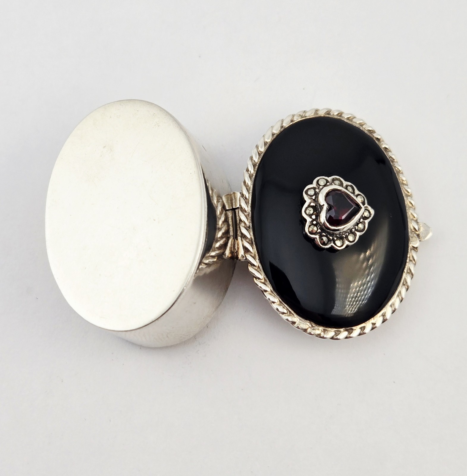 VTG Sterling Silver Black Onyx Heart Garnet Pill Box Locket Container - 19.3g