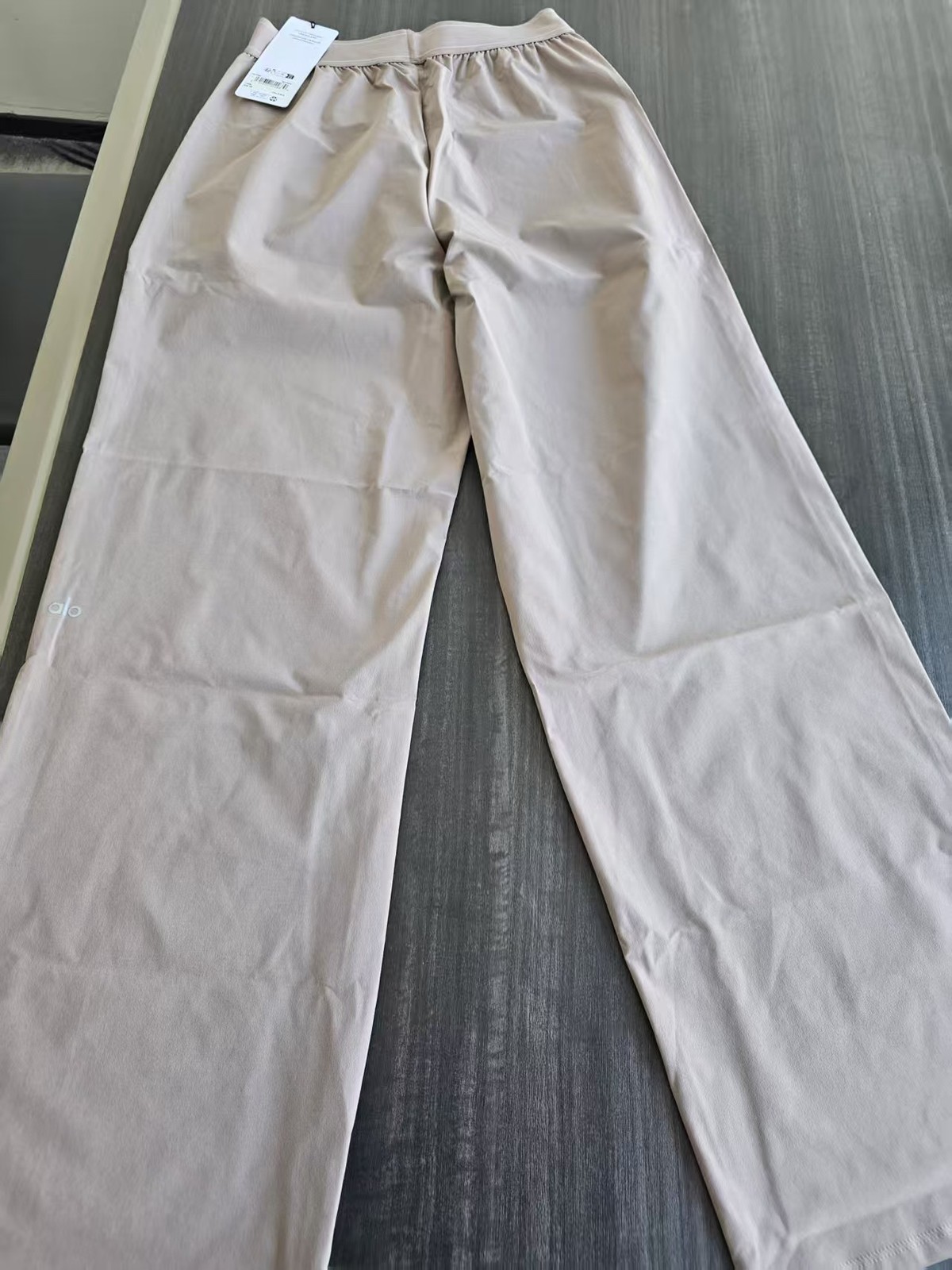 NWT Alo yoga Suit Up Trouser (Regular) Taupe S