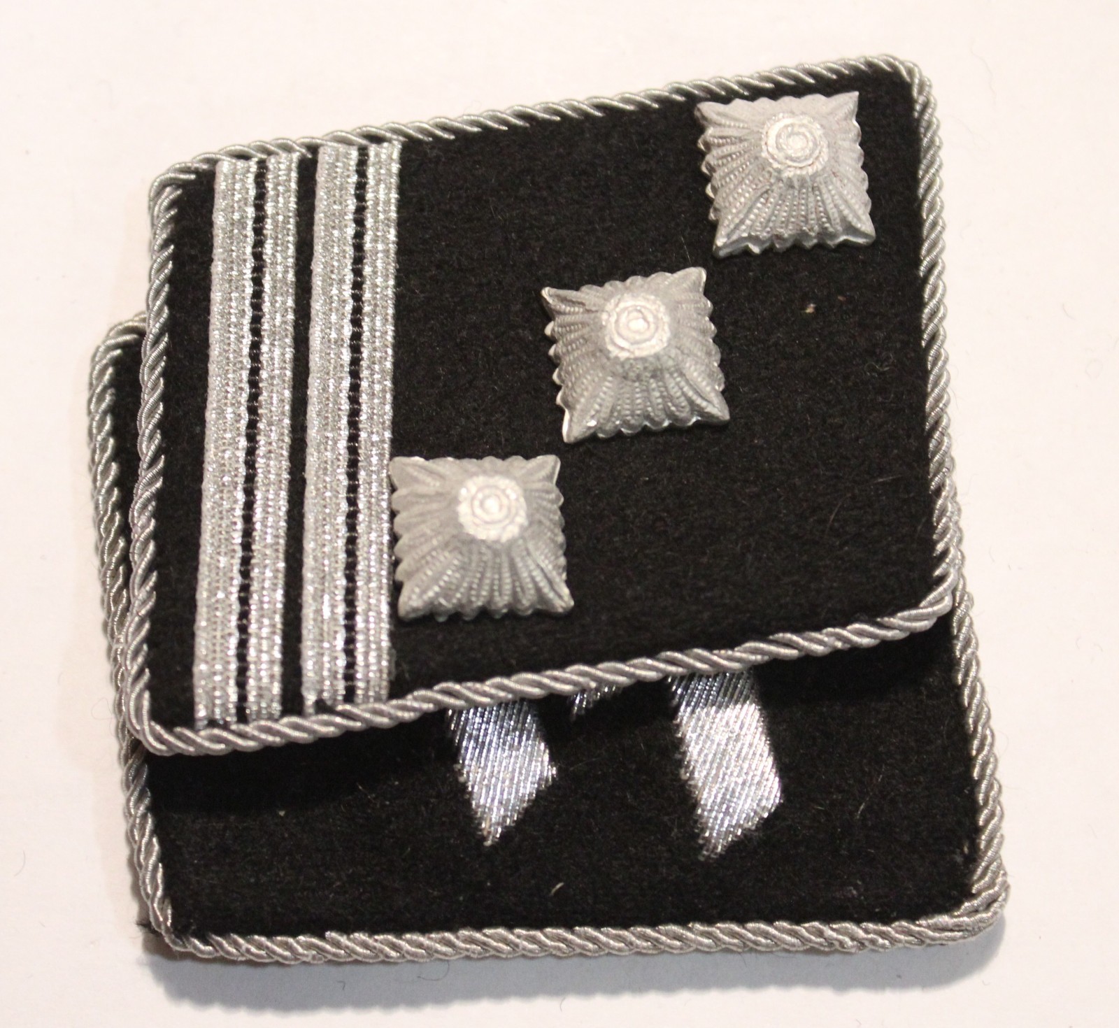 4pc WW2 German Elite Infantry Hauptscharfuhrer shoulder board & collar tab set