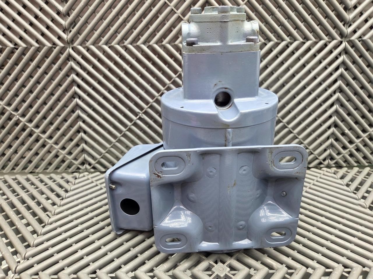 Nippon TOP-1ME100-11MA Trochoid Pump / 3-Phase Induction Motor / EELQ-8T