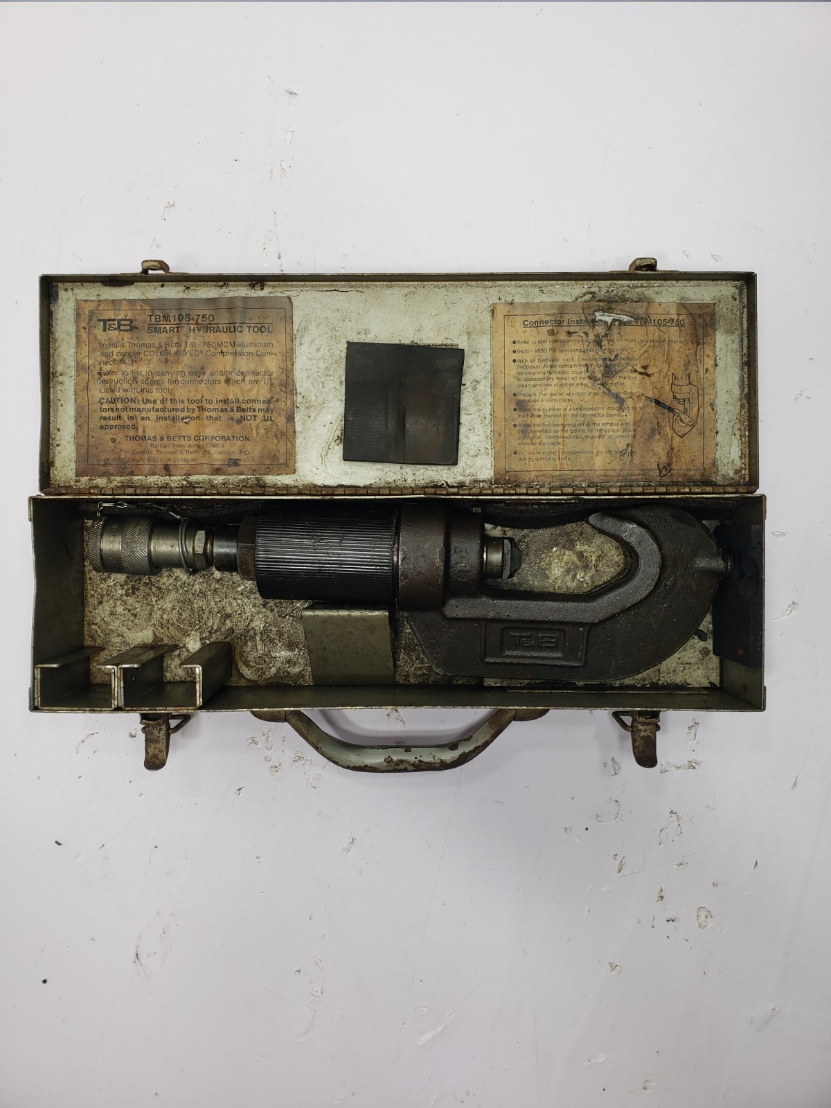 Thomas & Betts Dieless Hydraulic Crimping Tool Head TBM 105-750 Pre Owned