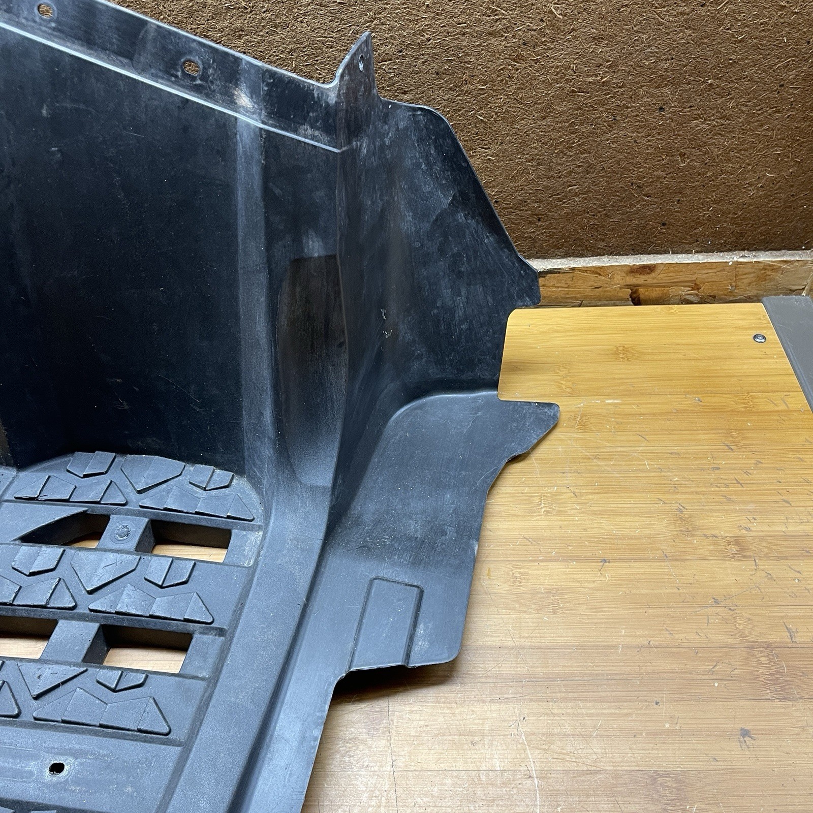 Can-AM OEM LH Footwell Outlander 400 650 800R *CRACKED* 705003632