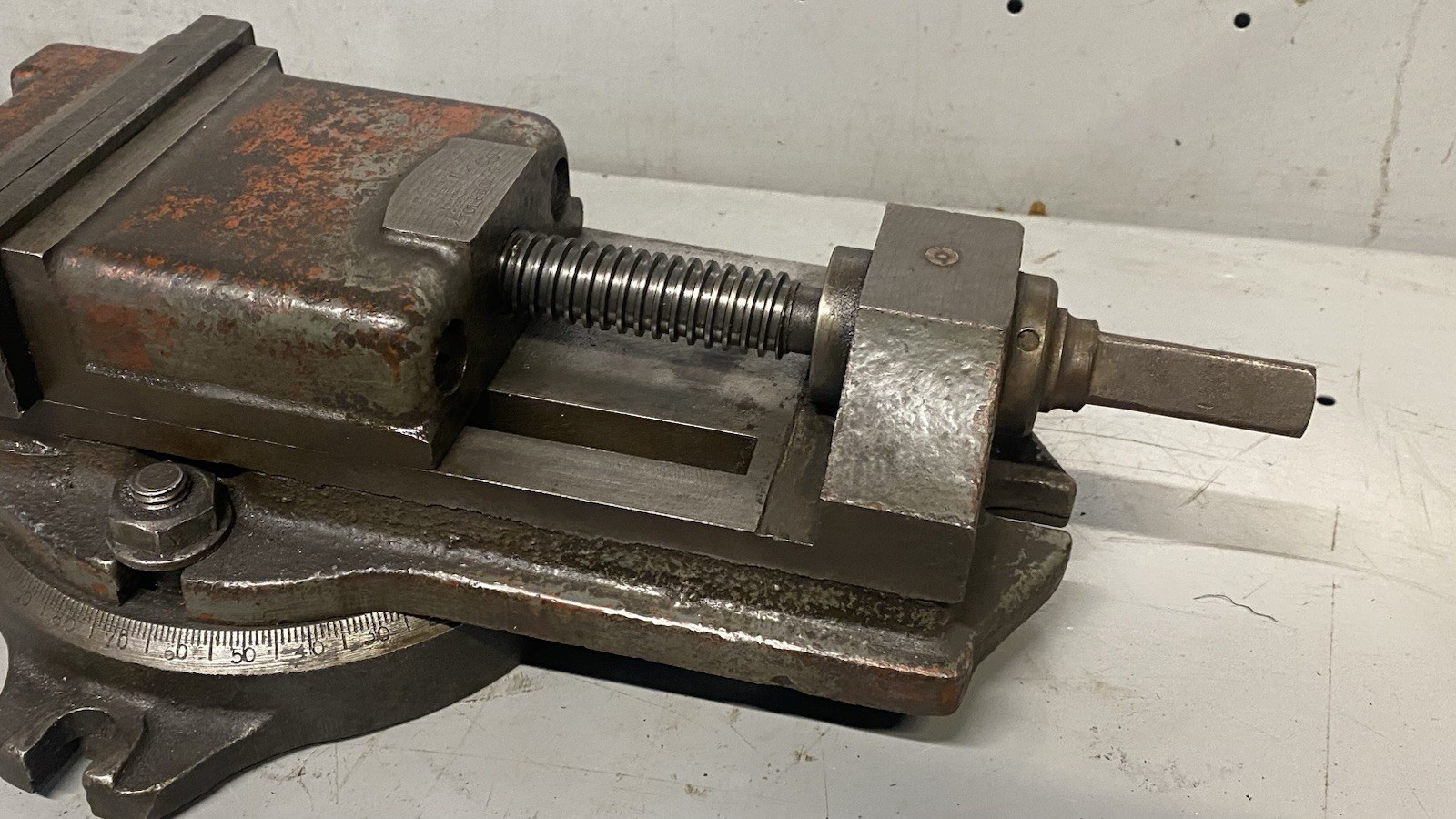L W CHUCK Milling Machine Vise W/ Swivel Base