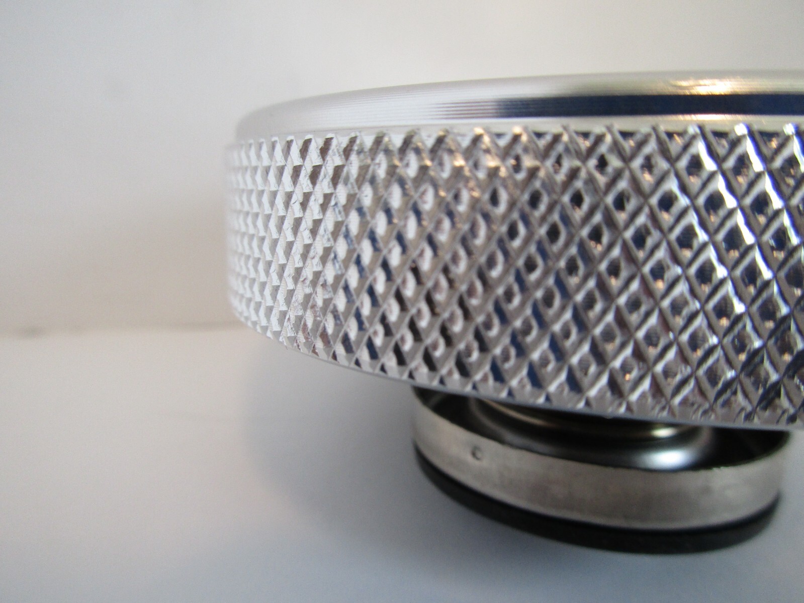 ANODIZED ALUMINUM RADIATOR CAP ROUND 16 LB CHEVY FORD MOPAR HOT ROD #9991