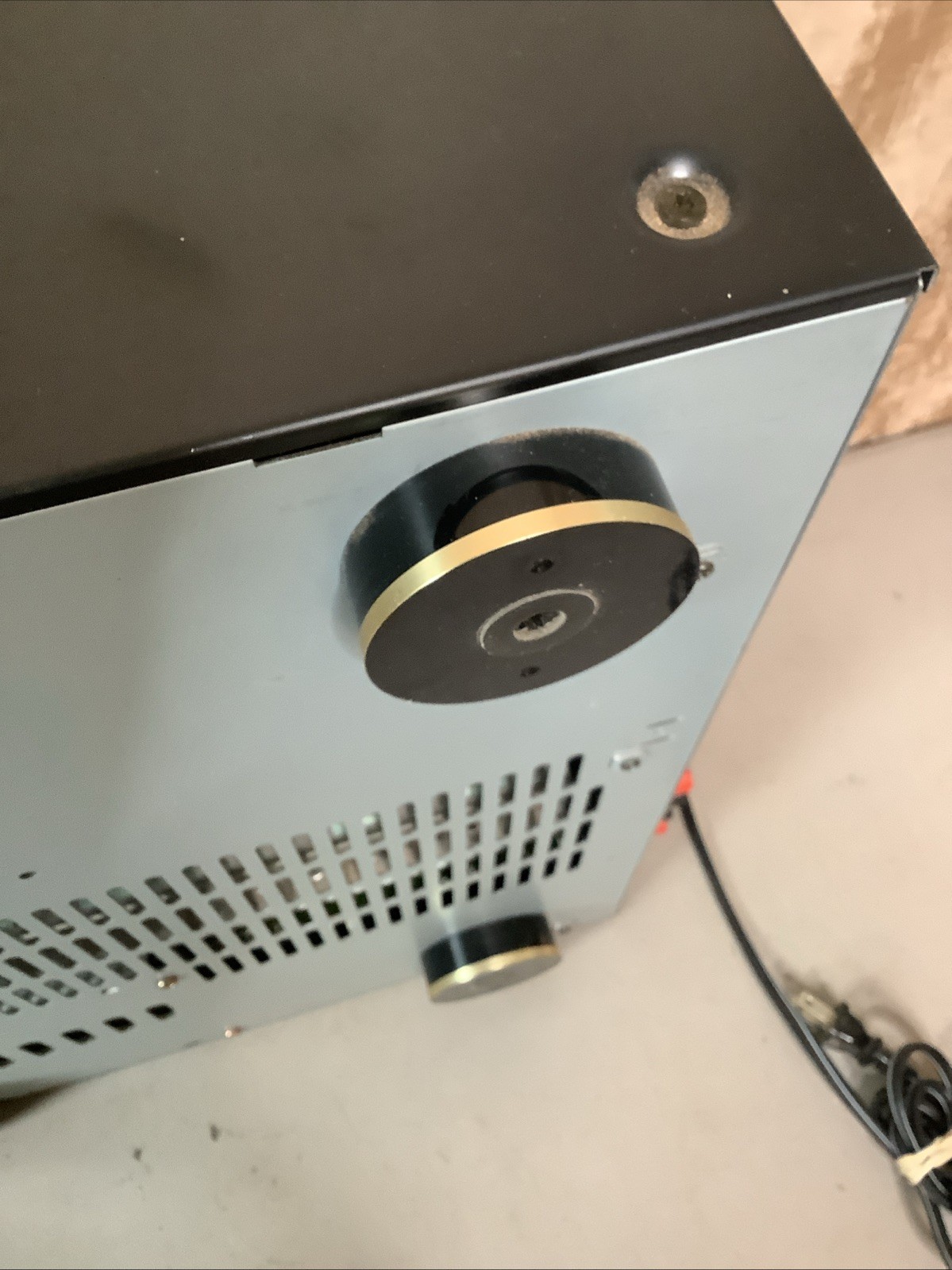 Denon AVR-2400 AV Receiver. See Pics And Description.