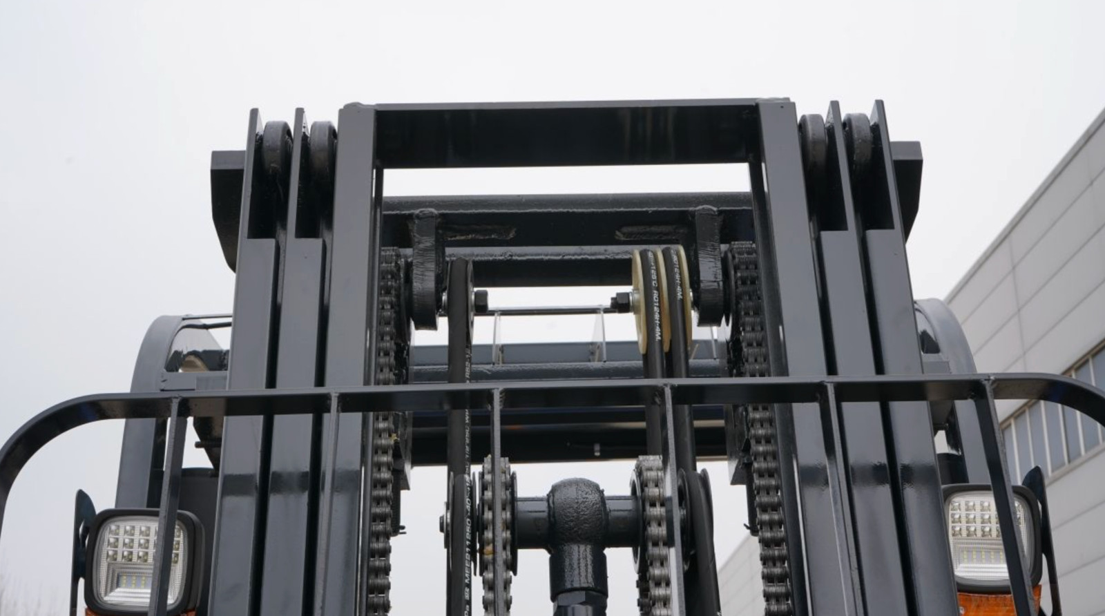 Electric Forklift 1.5 Ton Rated Capacity Lifter Truck w side shift Brand New USA