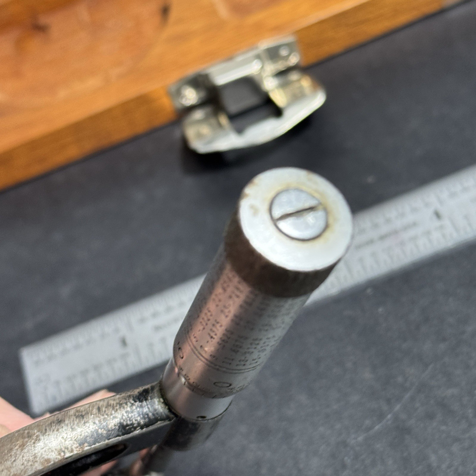 Starrett 211 Outside Micrometer 0 To 1"Rounded Anvil .001