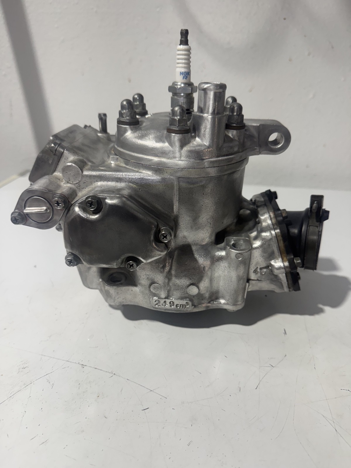 1996-2000 (00) SUZUKI RM250 OEM ENGINE CYLINDER JUG TOP END head powervalve