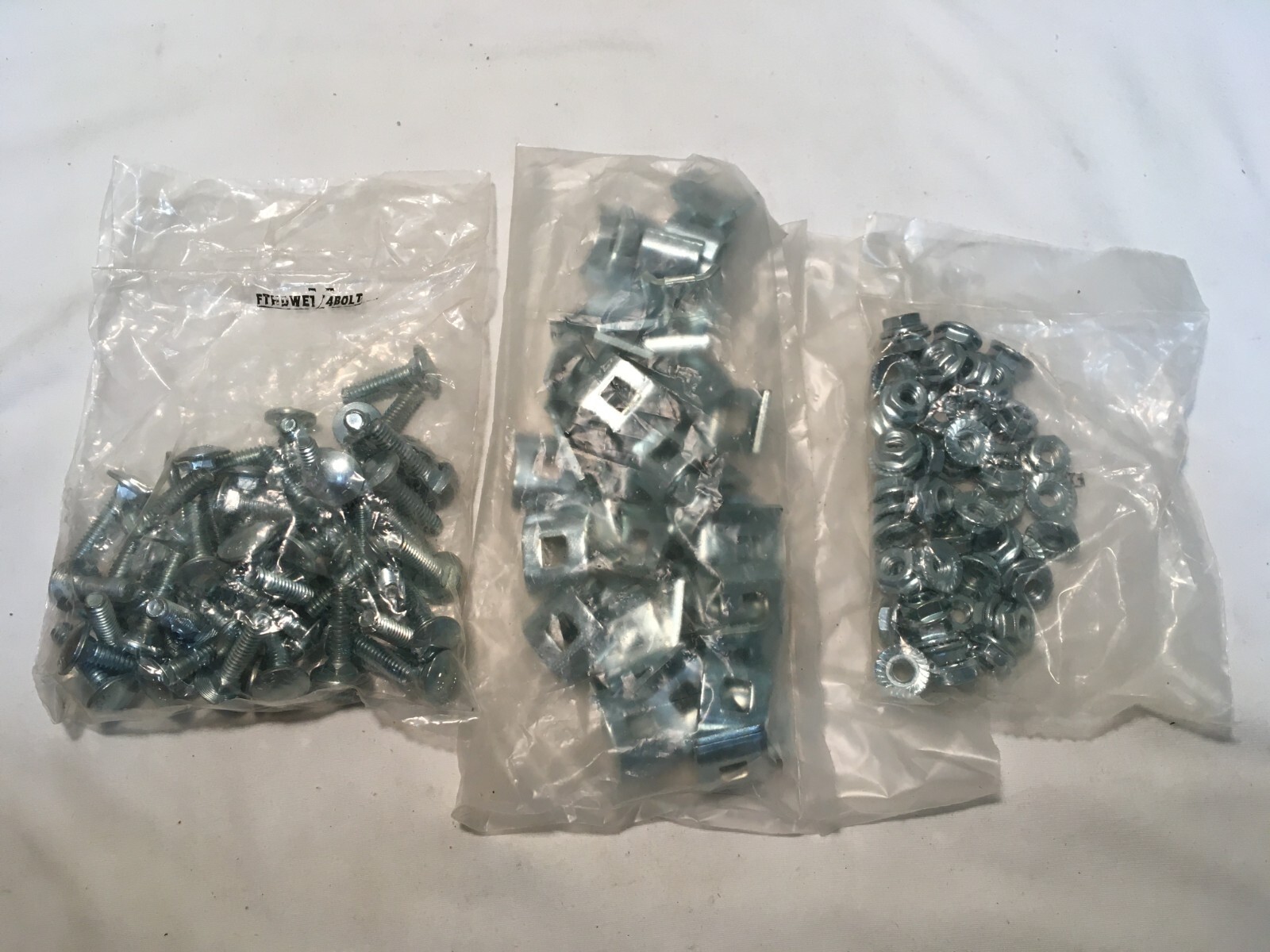 Box of (50) Cooper B-Line Flextray FTSCH Connecting Hardware