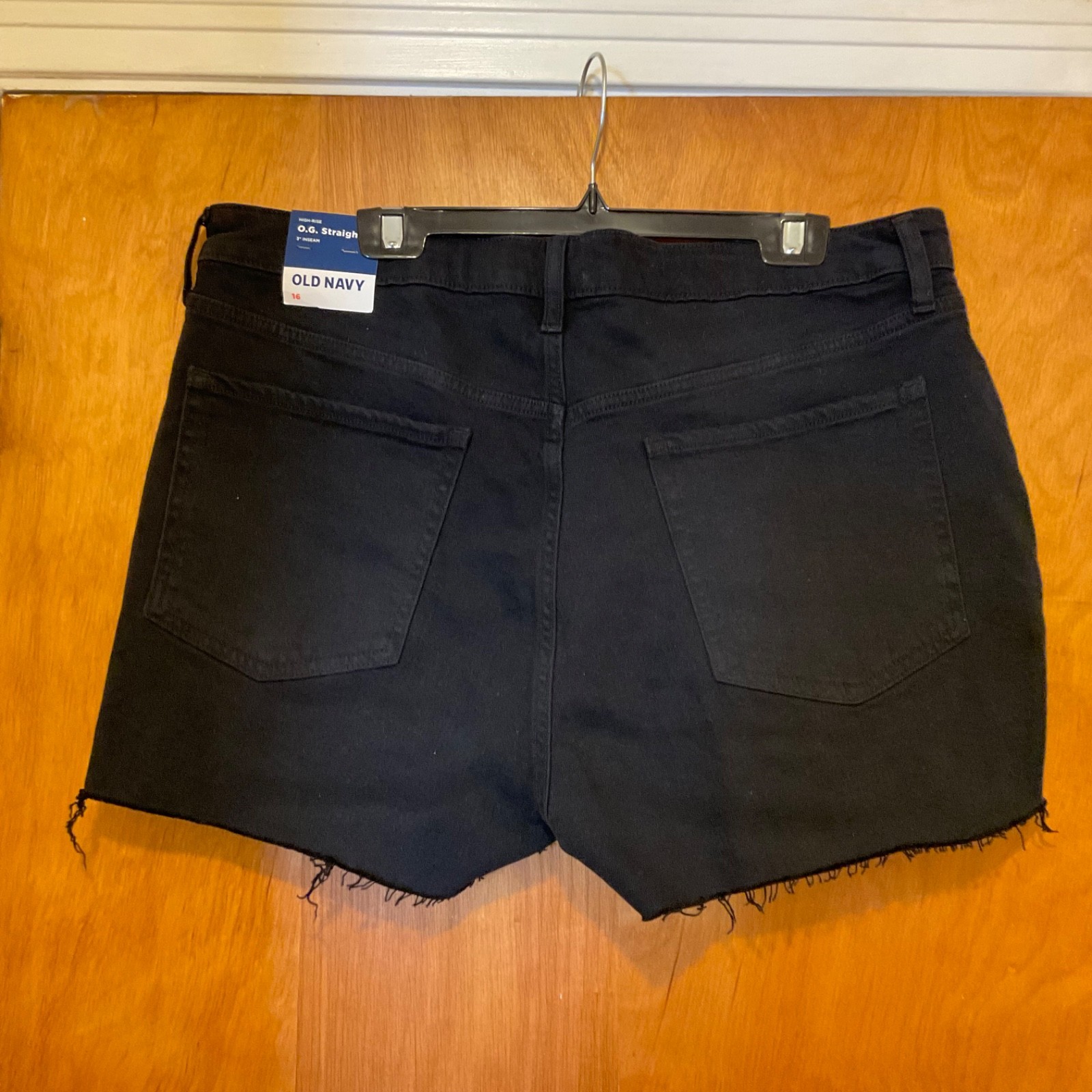 Old Navy High-Rise OG Straight Black Jean Shorts Women’s Sz 16 Raw Hems NWT
