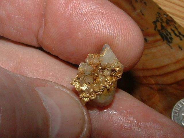 OXIDIZED GOLD QUARTZ SPECIMEN 1.99 GRAMS CALIFORNIA GOLD IN QUARTZ