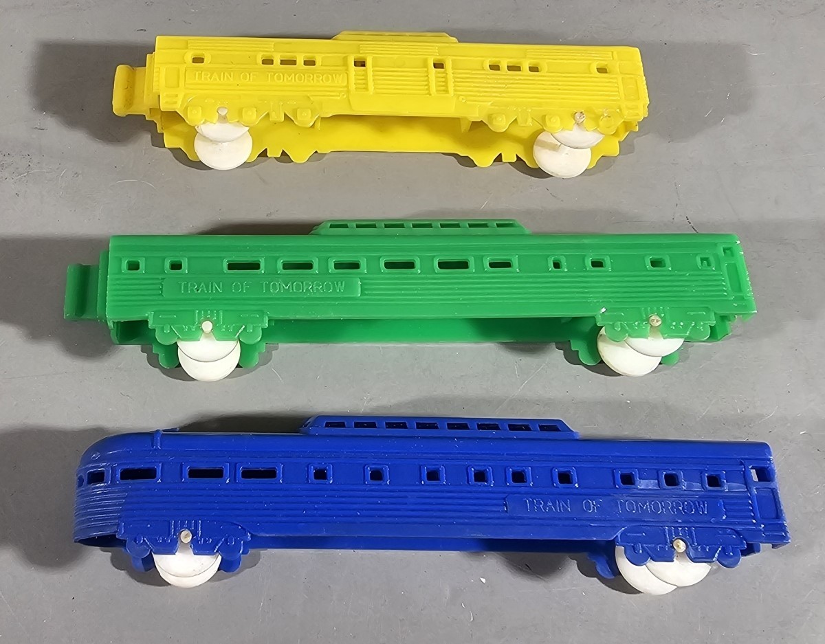 VINTAGE NOSCO MECHANICAL STREAMLINED TRAIN SET 4 UNITS 6521 IN ORIG. BOX
