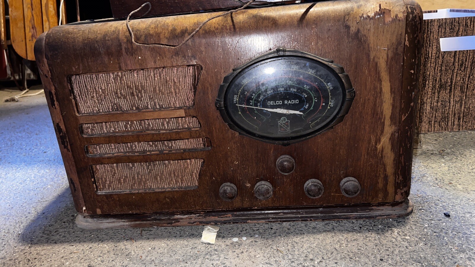 Antique Radios & Tubes. 20’s & 30’s. Also Tube Tester. Pickup.
