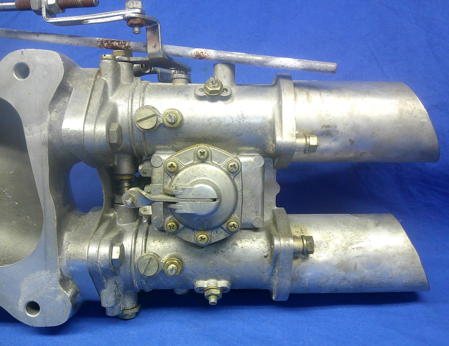 B&M Super Charger Low Profile Dual Carb Intake Hat w/ Mikuni 40PHH Carburetors