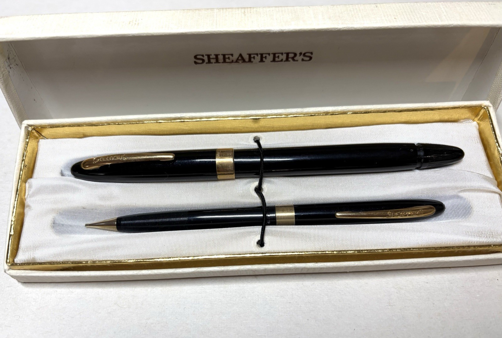 Vintage Sheaffer's Snorkel Fountain Pen & Pencil Set 14 Kt Gold Nib