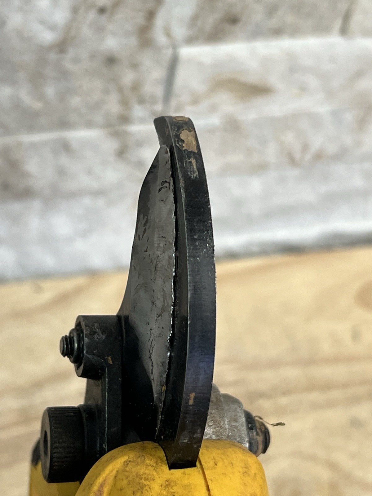 DEWALT DCPR320B 20V MAX 1.5" Pruner - FOR PARTS OR REPAIR