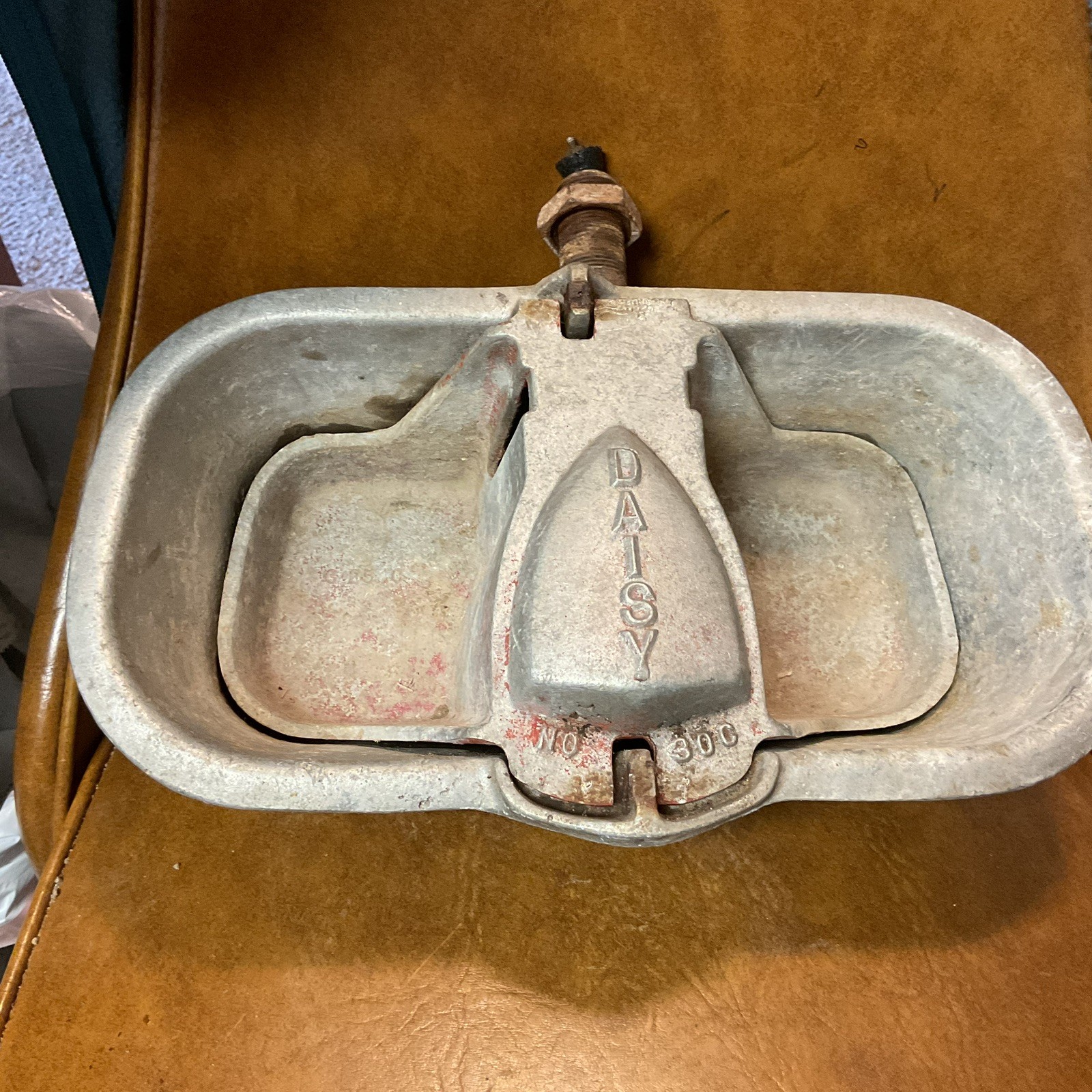 Daisy Hog Waterer . No 30 C Cast Aluminum . Used . Good