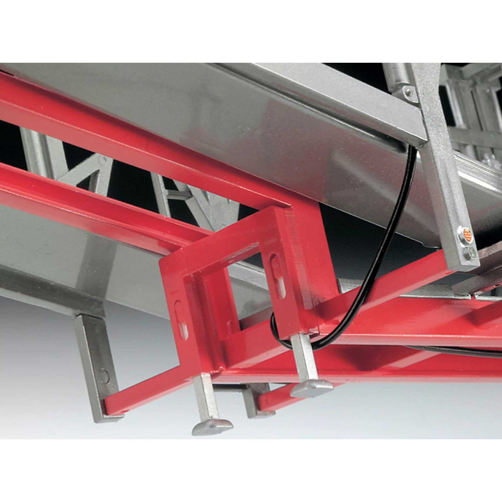 CARRERA REVELL OF AMERICAS INC 1/25 Auto Transport Trailer RMX851509 Plastics