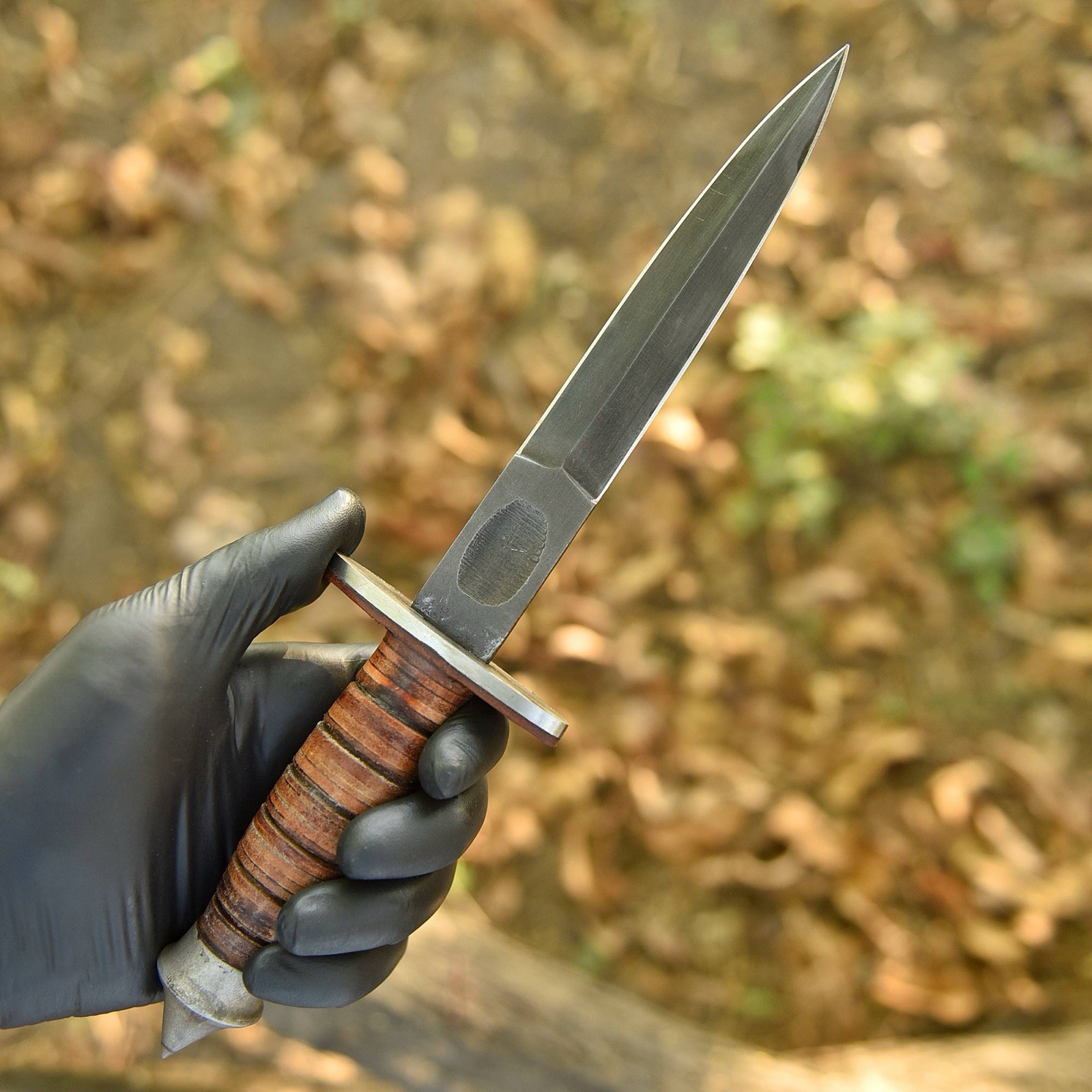 Vintage CASE V-42 Dagger US Special Forces WWII Double Edge Knife Leather Handle