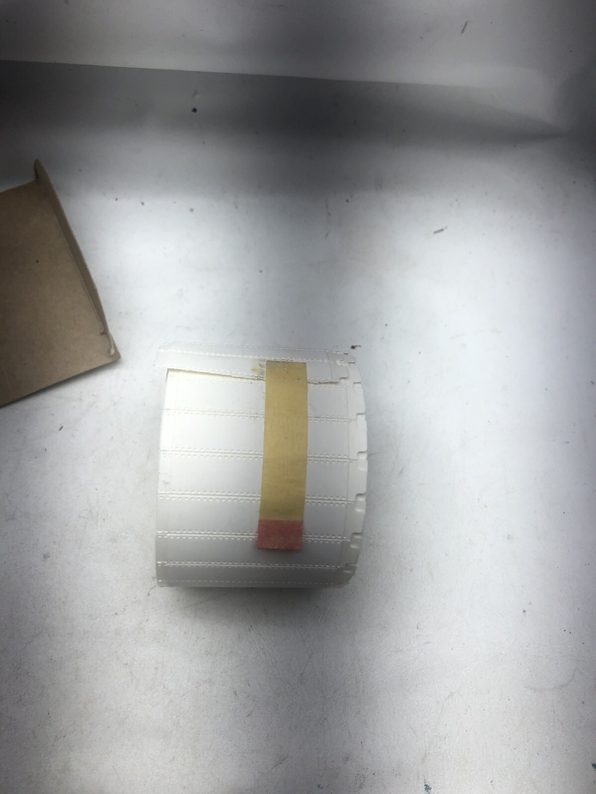 NEW BRADYSLEEVE WIREMARKER 32537 / WMS-117-321 500 CNT ROLL 1.5" X .35"