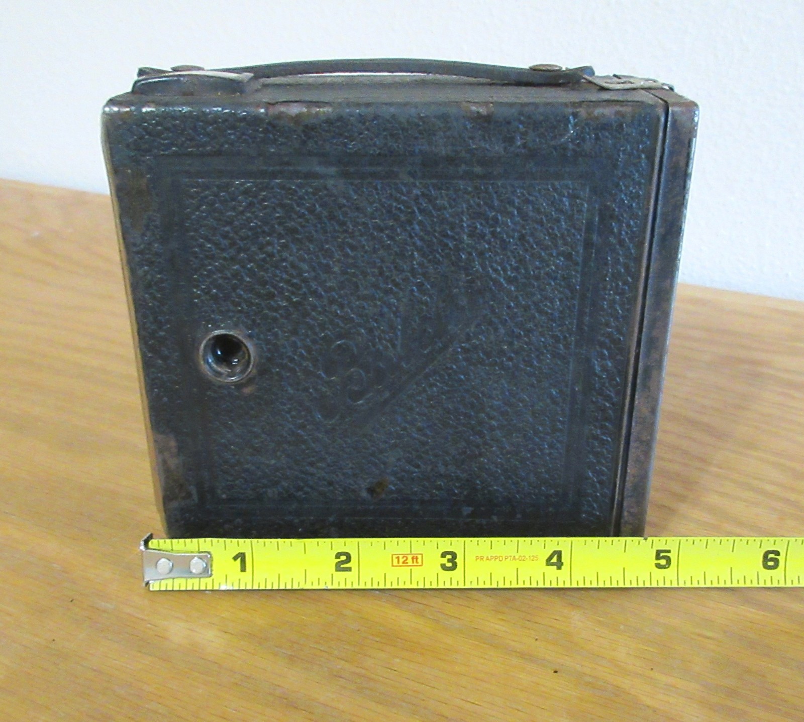 (O) Balda Rollbox Camera w/ Leather Case and Remote Cable Thread, 1930s