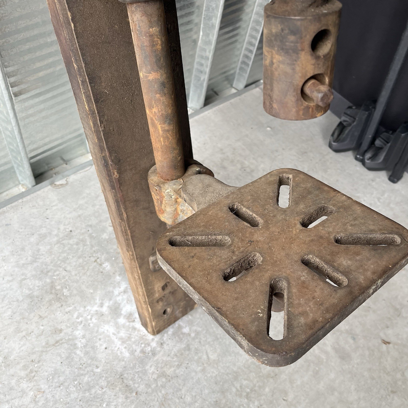 Vintage Champion Blower & Forge Co. Hand-Crank Drill Press Lancaster NOT SEIZED