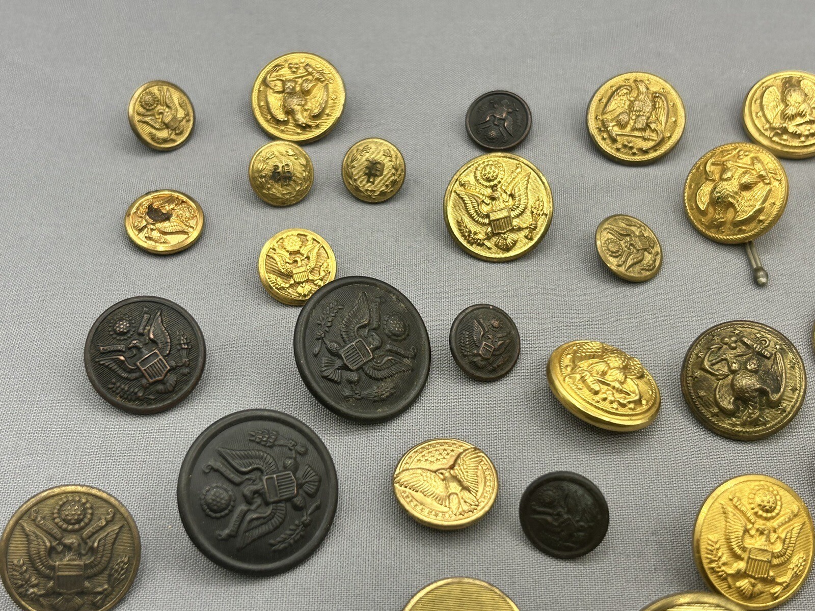 Random Lot Of (4) Original War Buttons - Military Antique Brass More Read