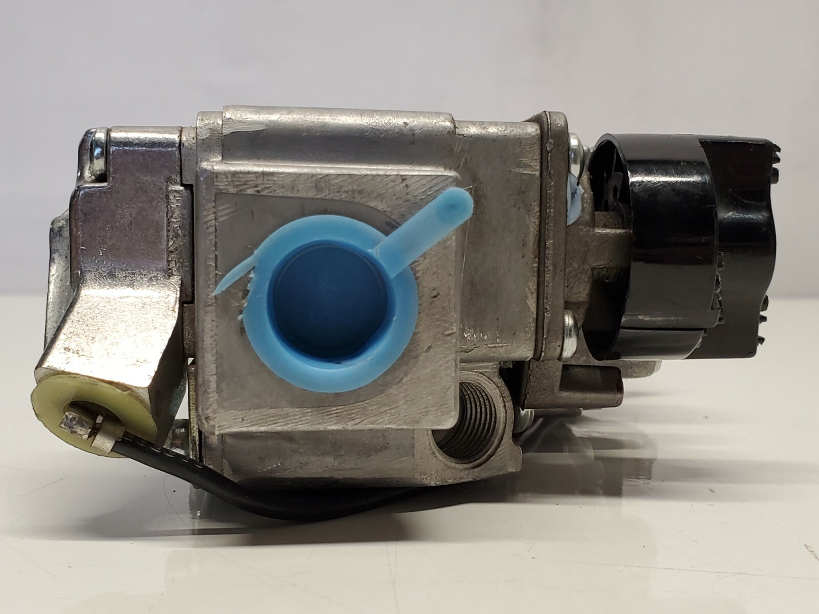 Robert Shaw Grayson 7000 MVRLC-LP 778-832-412 Valve Max 1/2 PSI Millivolt Only