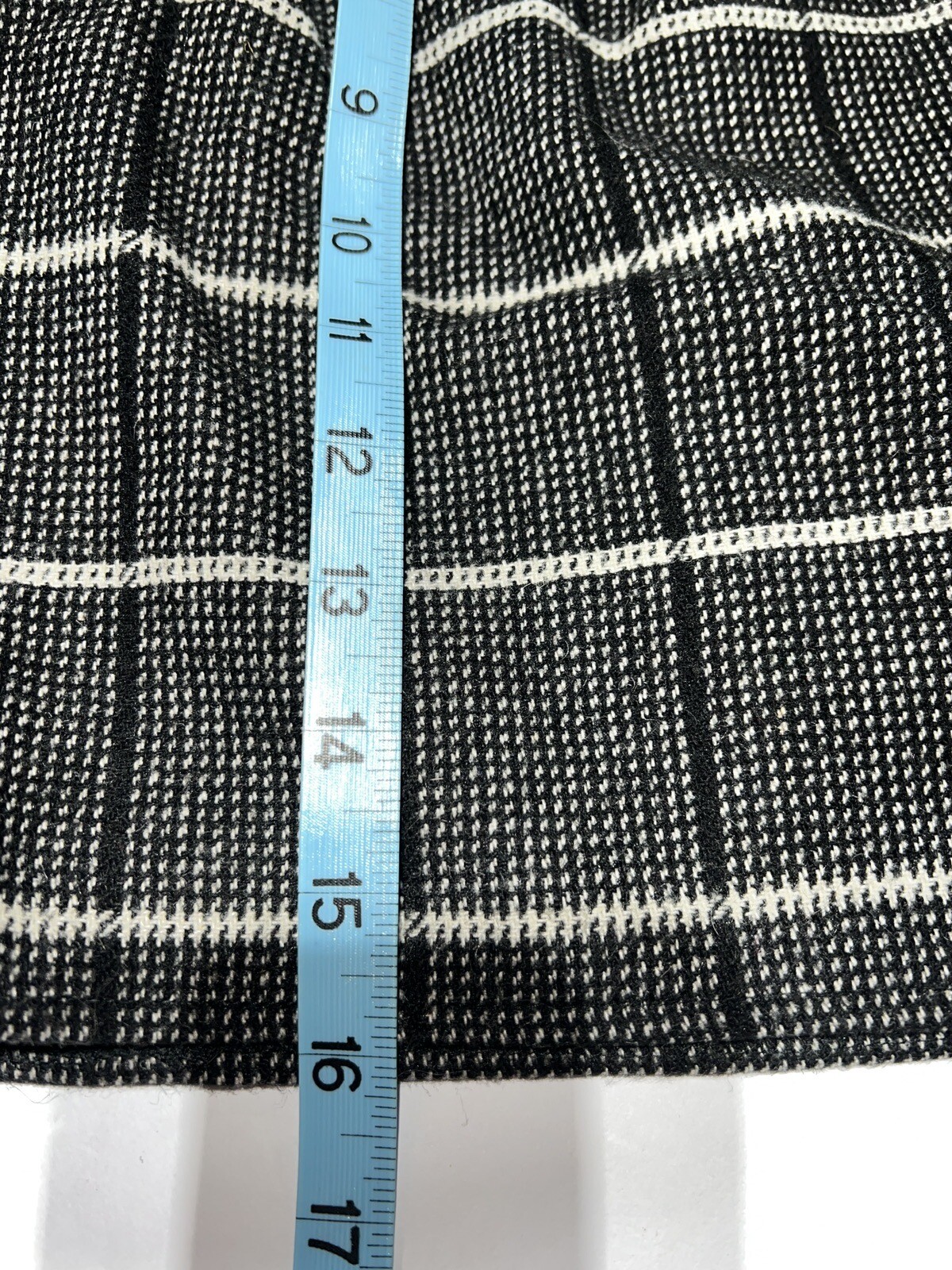 URBAN RENEWAL Wool Blend Plaid Black Mini Skirt Size 10 Lined NWOT