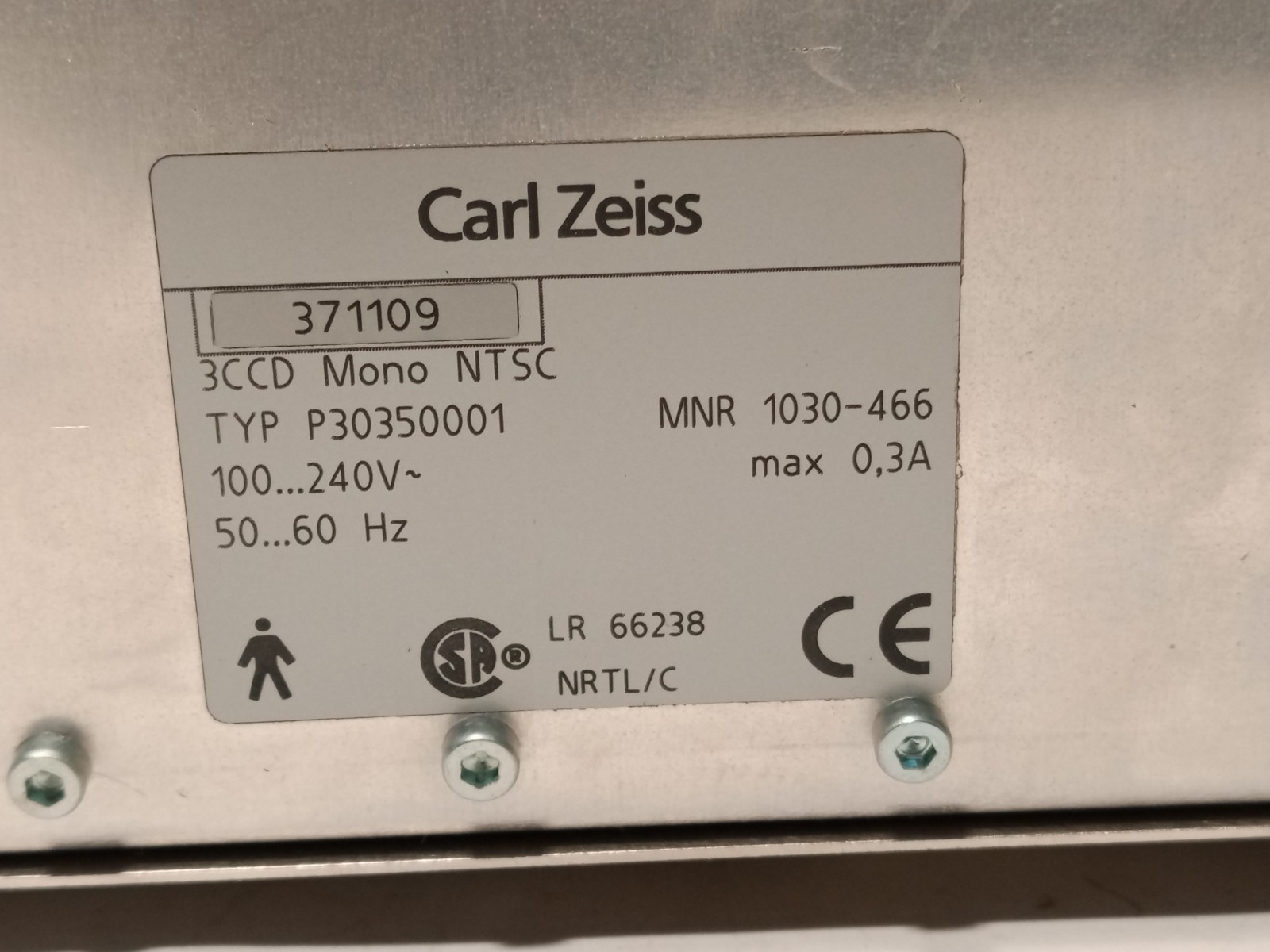 Carl Zeiss MediLive 3 CCD Mono NTSC Camera Control Unit MNR 1030-466 as shown