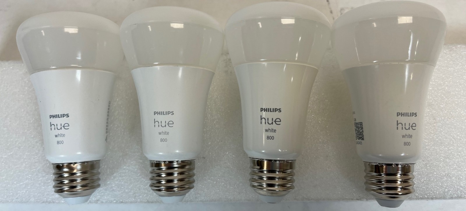Lot of 4  - Philips Hue A19, 800 Lumen, 9.5W LED Bulbs 9290022268 -NO BOX- USED