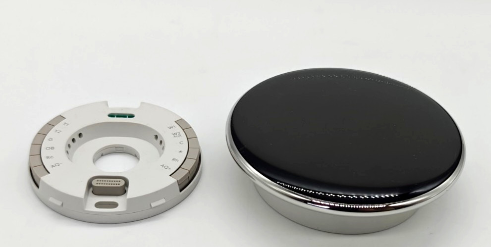 Google Nest Learning Thermostat 4th Gen Polished Silver w/ Wall Base Mount USED