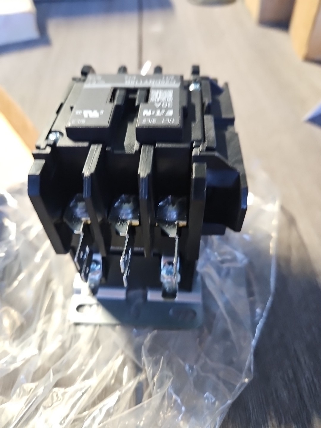 Hobart 87713-101-1 Contactor with Aux Switch 208-240V 30A 3 Pole, C25DNY118B