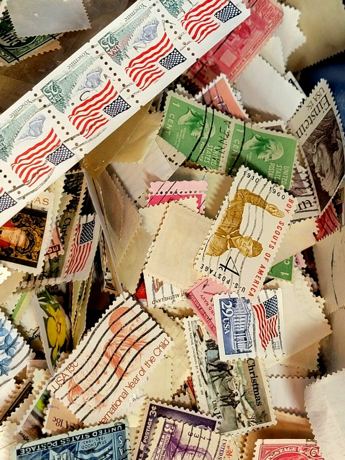 USED lot of over 1000+ mixed US stamps off paper - GREAT value!