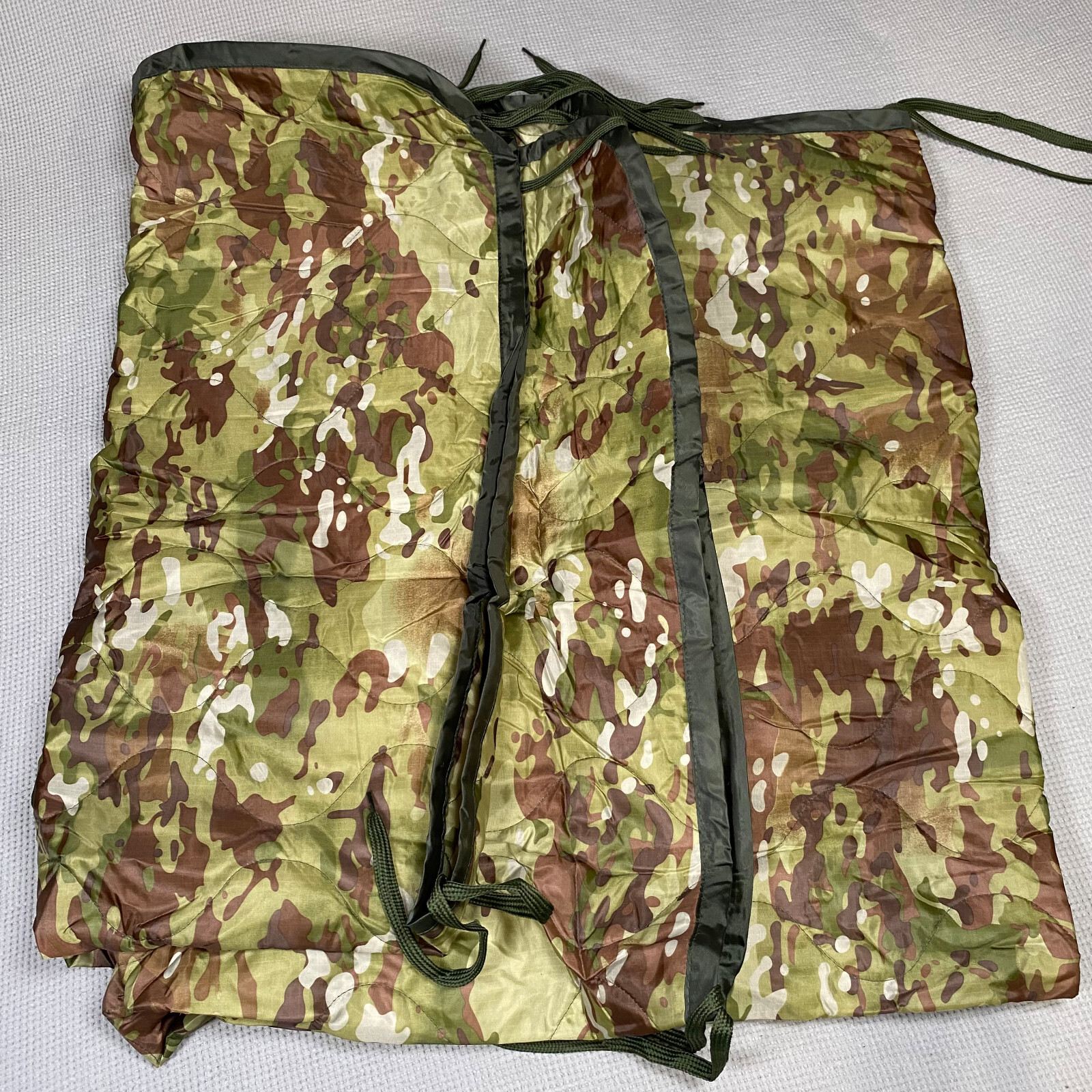 Poncho Liner Woobie OCP Multicam USGI Style with Stuff Sack Red Rock