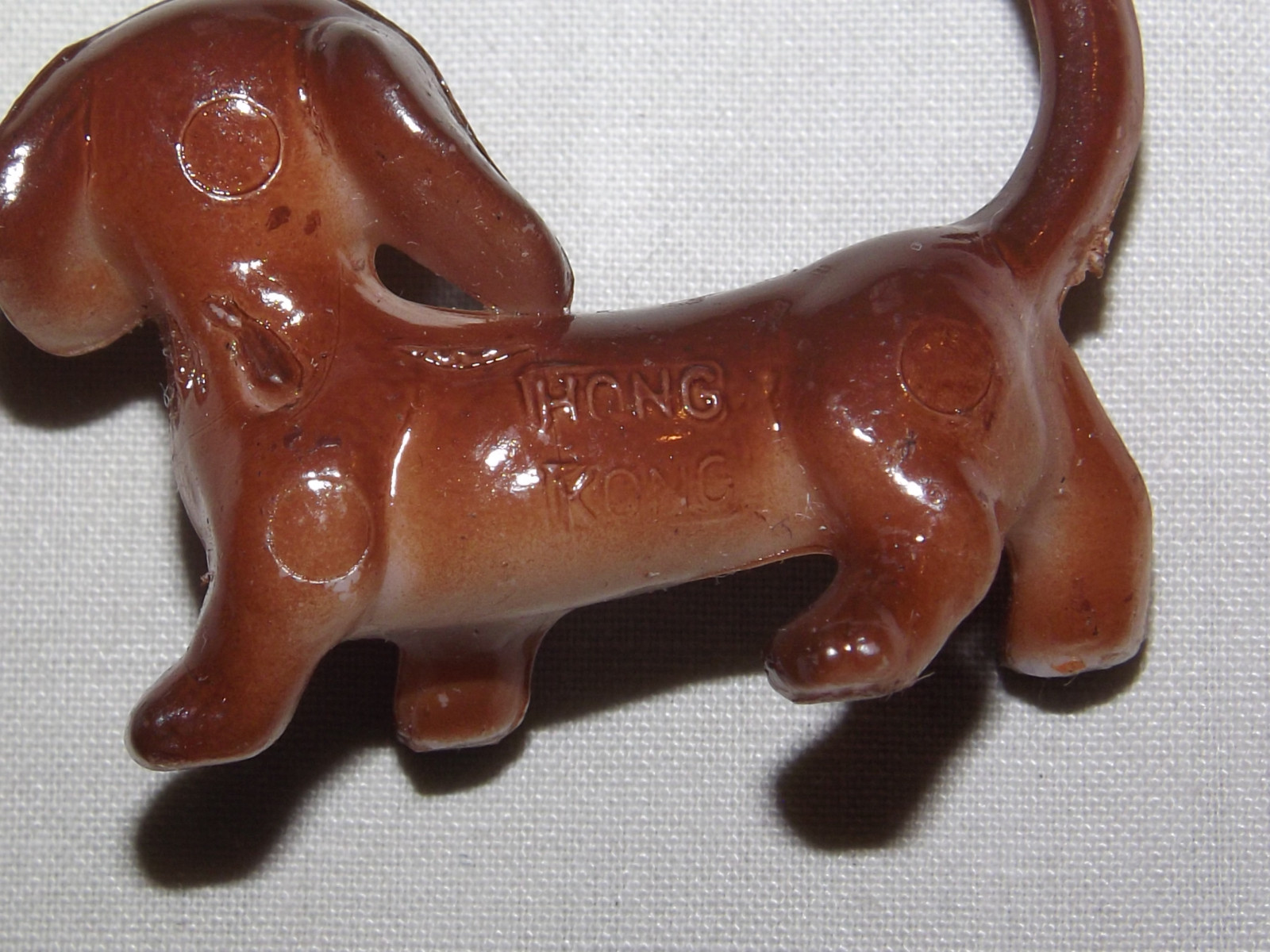 VINTAGE TOY 1960S HAND PAINTED PLASTIC MINI DOG DACHSUND